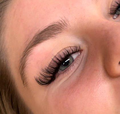 Hybrid eyelash extensions