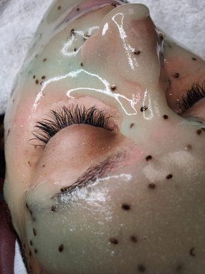 Facial with a Hydro-Jelly mask