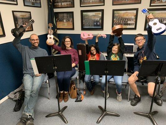 Family Ukulele Christmas class