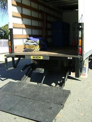 Hydraulic tail lift for those heavy items