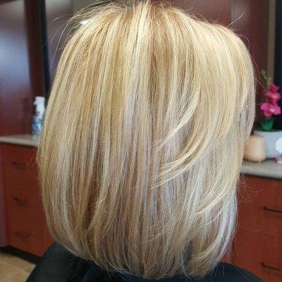 Hony blonde with vanilla highlights