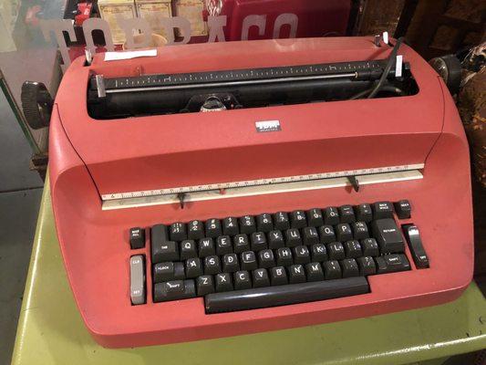 12/5/20. In East Texas doing some Xmas shopping. Hey kids! This here's a typewriter! We used to type letters and such on these things!