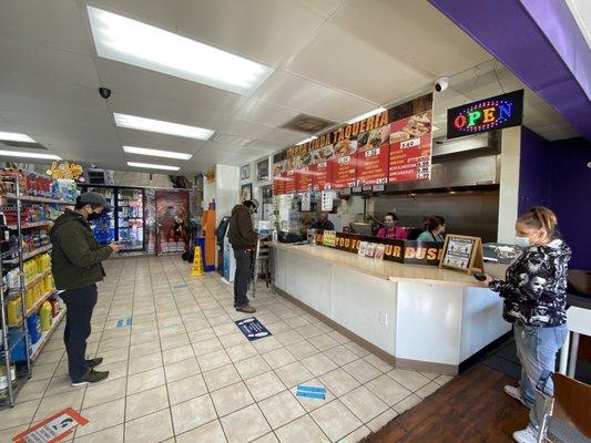 line for breakfast tacos after the great winter storm of 2021 finally saw its end