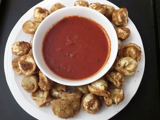 Fried tortellini and marinara sauce