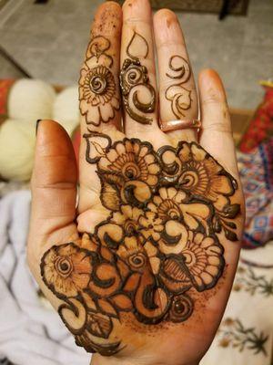 Henna Essence by Poonam