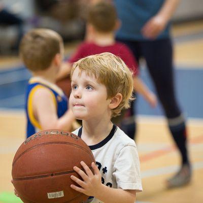 Join our Redwood City Winter Camp! Fun sports & activities for kids 4-12. Limited spots - Sign up now for an exciting winter break!