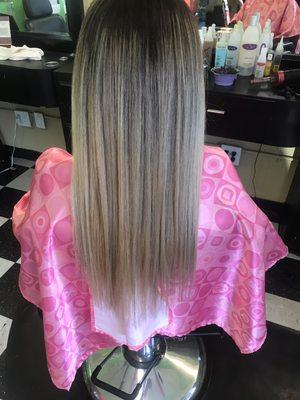 Este es nuestro terminado de la previa foto del ombré balayage asi  nos quedo.