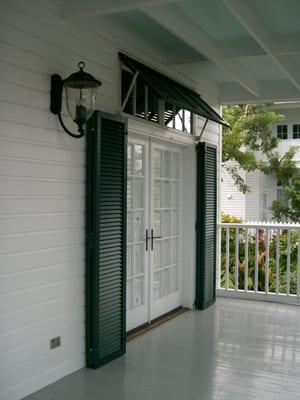 Maximum Impact approved Colonial Bahama combo with easy close Pinlatch (c) system.