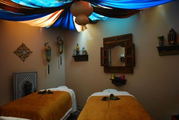 We offer side by side Couples Massages