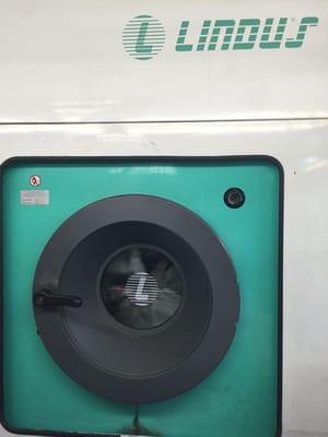 Dry cleaning machine