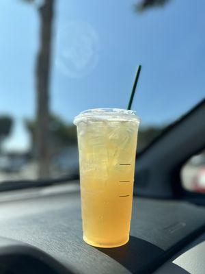 Peach green tea with lemonade