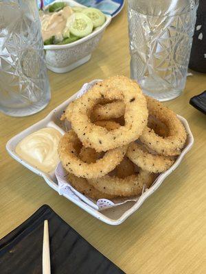 Don't be fooled.  These are calamari rings, not onion rings.