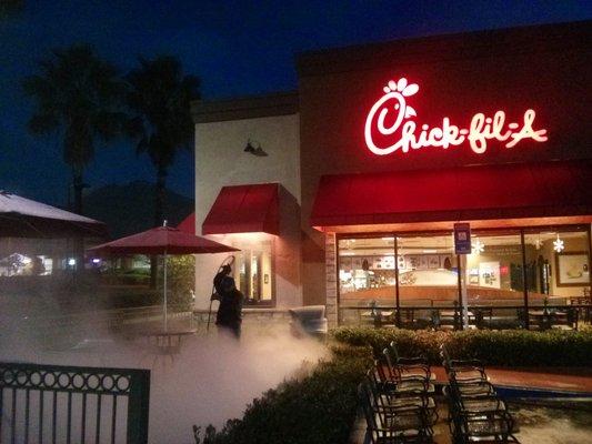 Commercial pressure washing services to a popular restaurant fast food chain.