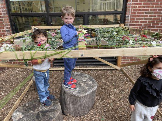 Early Childhood Students Building a Sukkah