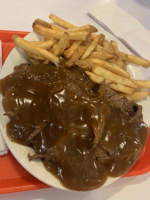 Roast beef and gravy with fries