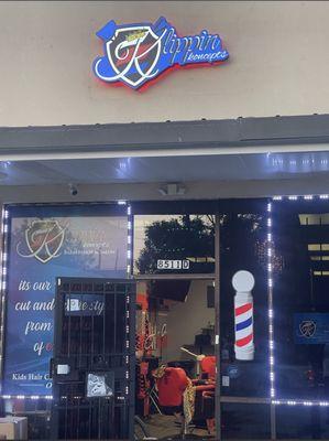 Klippin Koncepts is a Barbershop & Salon that services clients the professional way. We stand on Quality, Excellence and Professionalism.