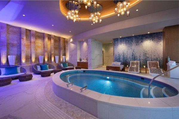 Rock Spa & Salon Aqua Lounge