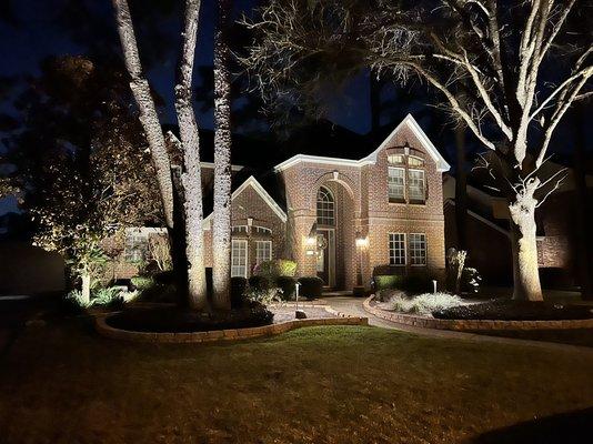 2 Story Home Landscape Lighting Project