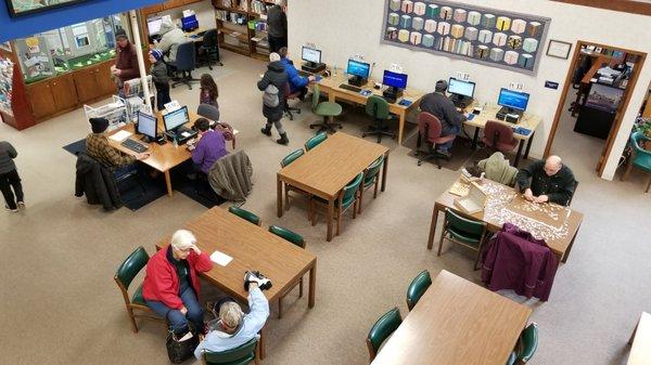 Public computers and table/workspace.