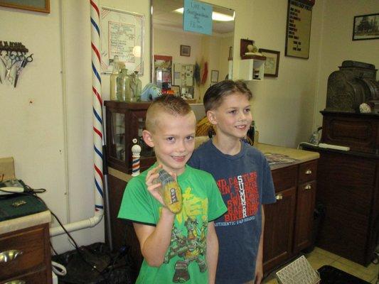 Barber shop Rock found! These lads received a free haircut! Rock has been re-hidden! Have fun rock hunters!