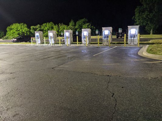 Electric Vehicle Institute charger in Chesapeake House service plaza, North East MD