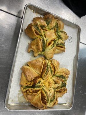 Pesto star bread