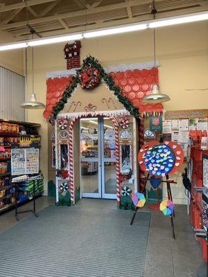 Christmas at Cash and Carry, Grangeville, Idaho