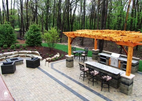 Outdoor kitchens, outdoor living areas, fireplaces and fire pits   www.daalexander.com