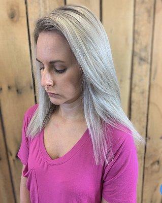 Perfect blonde with a smudge root.