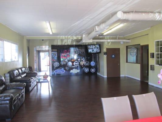 AIR CONDITIONED WAITING ROOM WITH FRIENDLY CUSTOMER'S SERVICE.