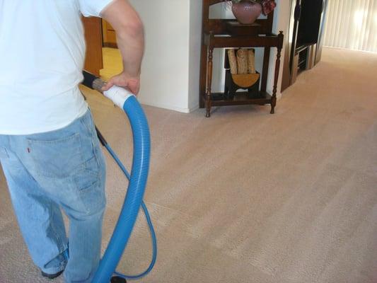 cleaning whit the best equipment, the best carpet cleaning company in las vegas and henderson