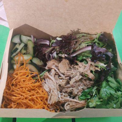 soba noodle salad with pork