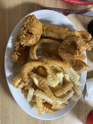 Catfish hush puppies plate