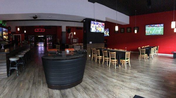 Front bar & dining area