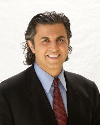 Dr. Arash Farahvar, MD, PhD, Board Certified Neurosurgeon