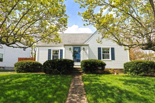 156 Platt - WH; Minutes to miles of sandy beaches; 3 bedroom;1.1 bath cape with large back yd