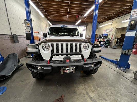 Jeep wangler bumper & winch & lift & suspension
Work