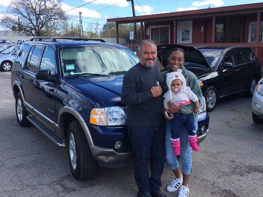 We like to congratulate Narraya Sparks on the purchase of her Ford Explorer