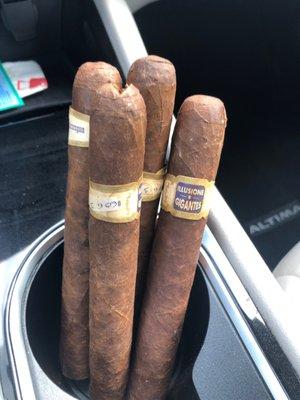 Casa Petrides Tobaccos