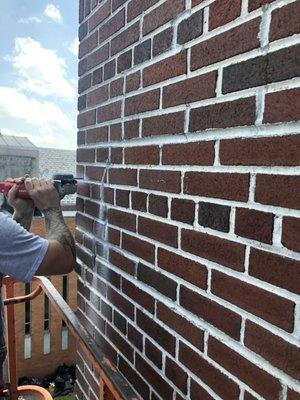 Grinding of mortar joints