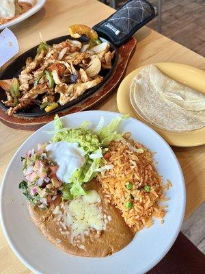 Chicken Fajita with tortillas