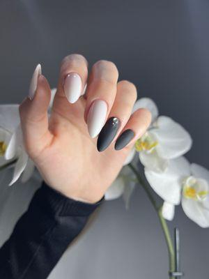 Lotous Nails