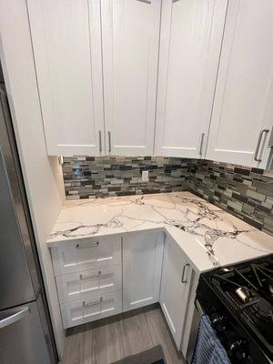 Kitchen remodeling. Granite countertop.