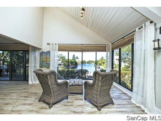 Plenty of gorgeous views to be had on this island even if you're not at the beach. http://www.schuldenfrei.com/