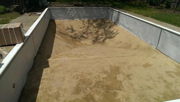 Preparing sand for liner install