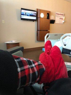 I ain't trying to be uncomfortable while hanging in the hospital. PJs n Fox News 11/02/2020