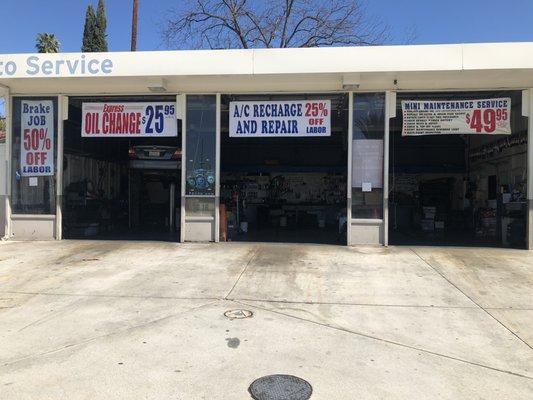 Clean Mechanic shop with Special on Brake Jobs