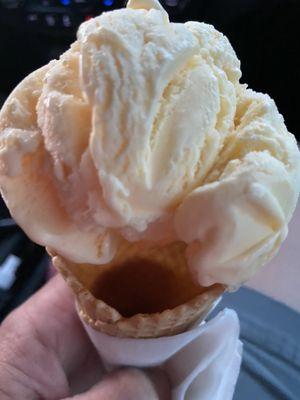 Vanilla single dip cone