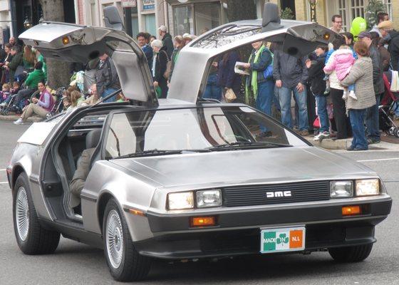 DeLorean car