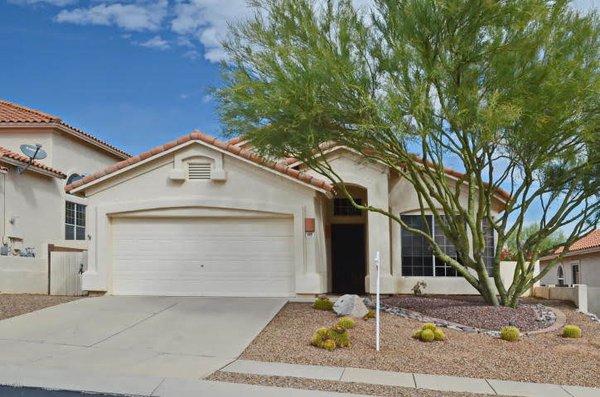 SOLD!  I brought the buyer. Rancho Vistoso Sub.  3 Bedroom 2 Bath, Oro Valley, AZ 85737.